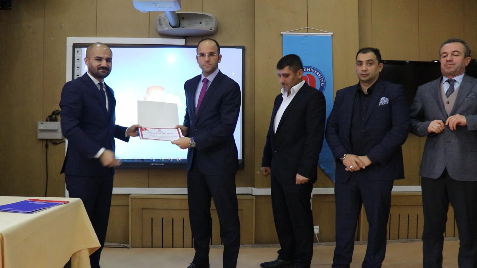 Platform üyemiz Faik Tunay Hakkari Üniversitesi’nde gençlerle kariyer günleri için buluştu.