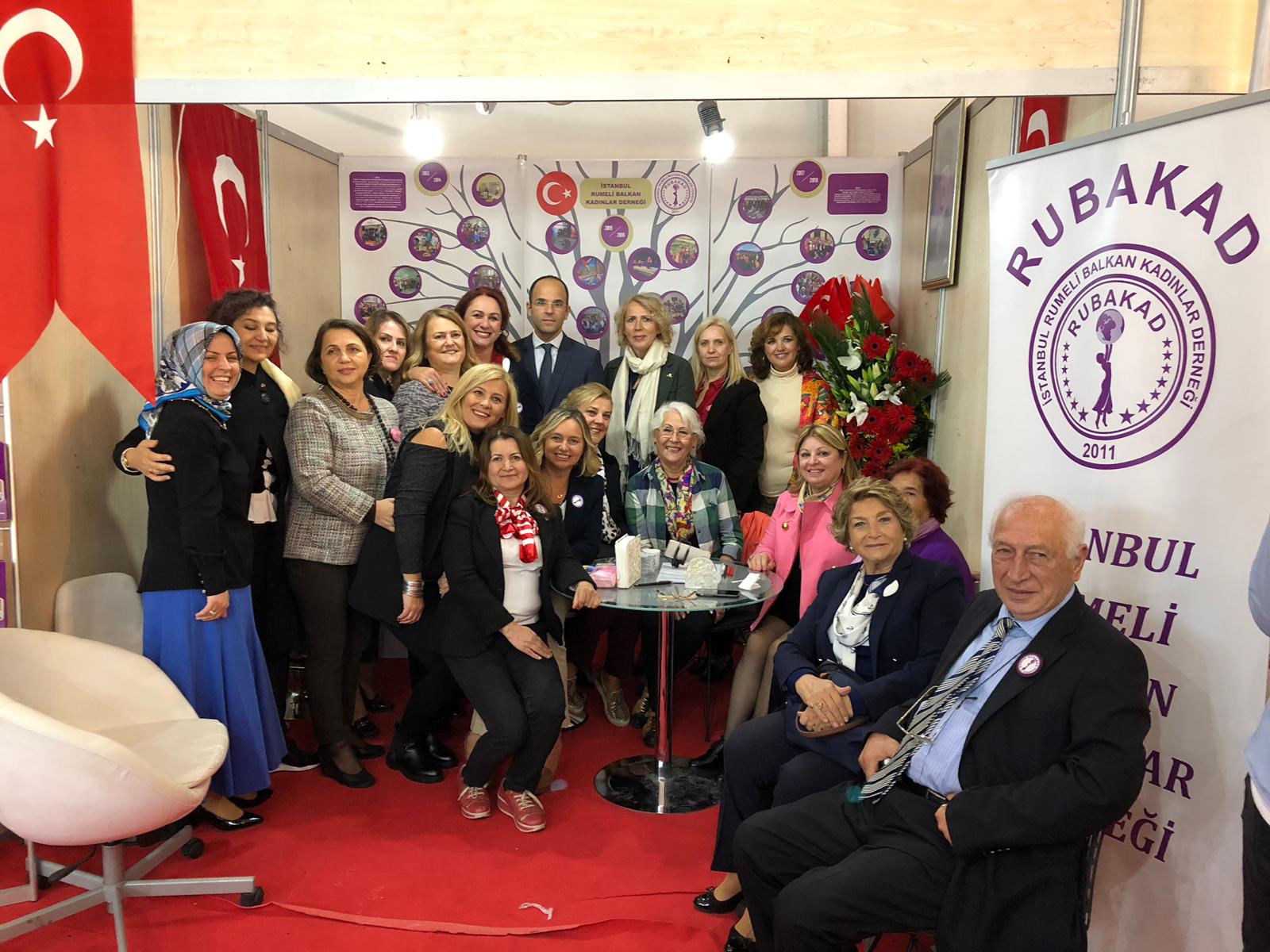 Platform üyemiz 24.Donem İstanbul milletvekili Faik Tunay Rumeli,Balkan ve Trakya Günleri'nin açılışına katılıp ,standları tek tek gezip konuşma yaptı.