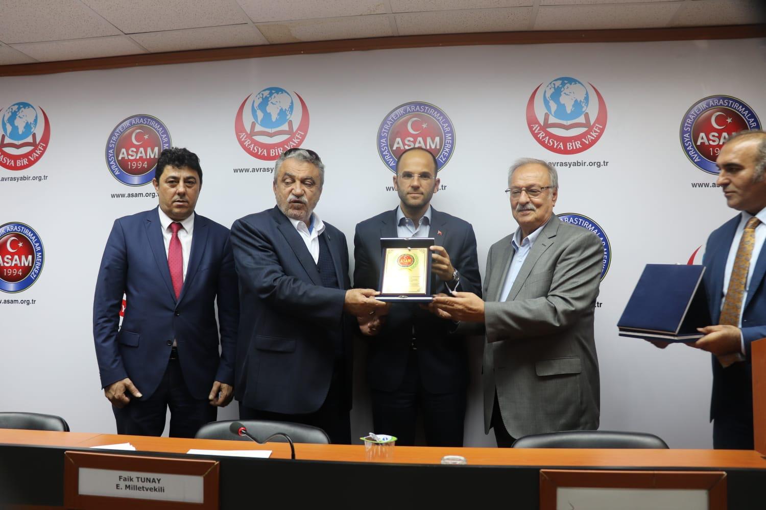 Platform üyemiz Faik Tunay, Avrasya Bir Vakfı'nın Cumartesi sohbetlerinin konuğu oldu.